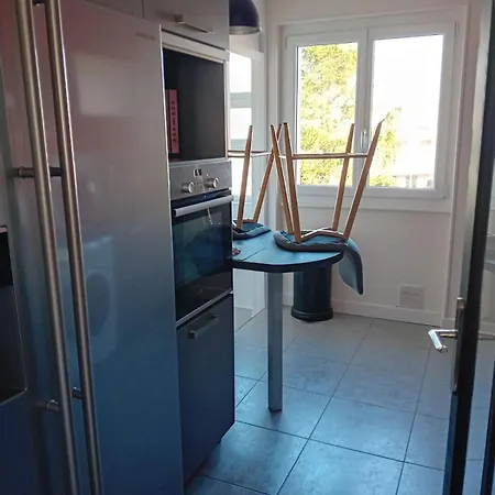 Grand Avec Garage شقة *