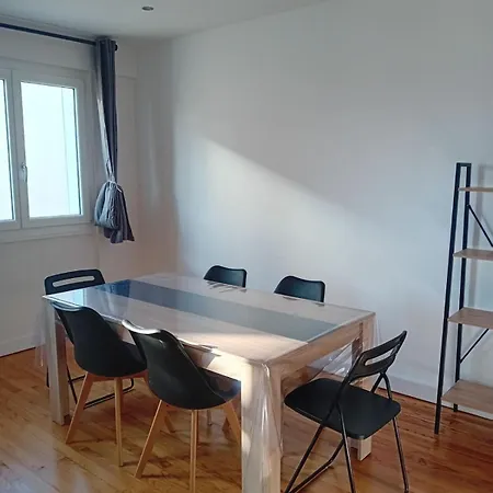 Grand Avec Garage شقة *